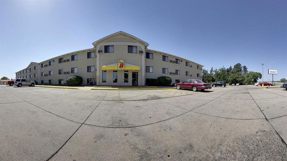 Super 8 By Wyndham Lincoln North Hotel Buitenkant foto