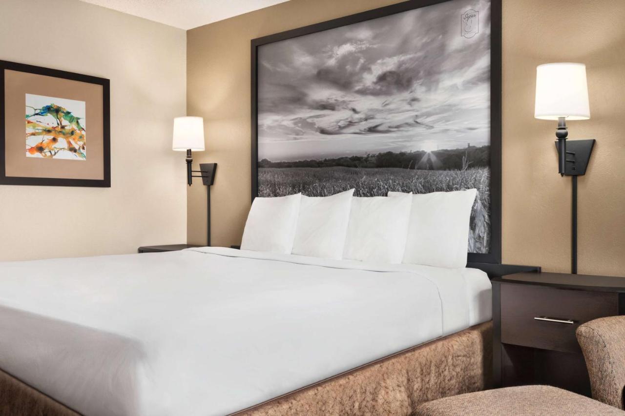 Super 8 By Wyndham Lincoln North Hotel Buitenkant foto