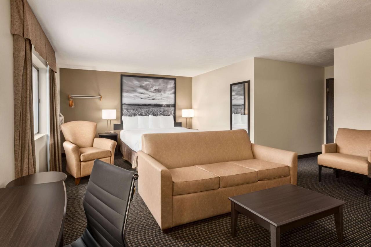 Super 8 By Wyndham Lincoln North Hotel Buitenkant foto