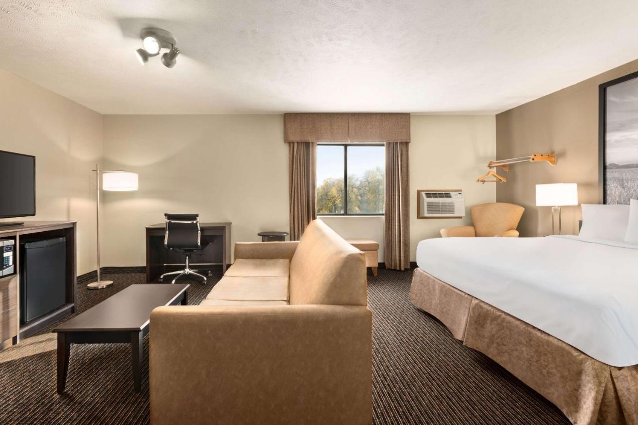 Super 8 By Wyndham Lincoln North Hotel Buitenkant foto