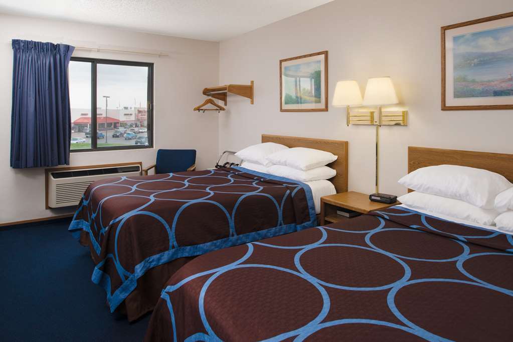 Super 8 By Wyndham Lincoln North Hotel Kamer foto